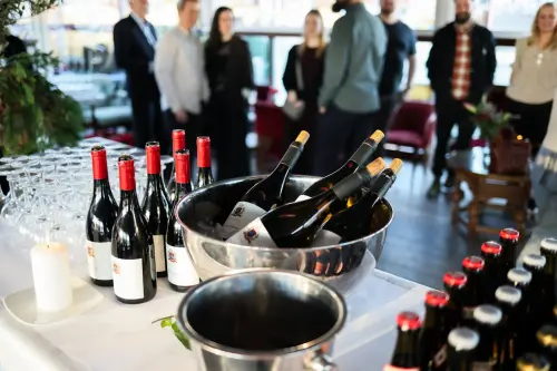 Feste private: i segreti per rendere speciale una serata con tanti invitati